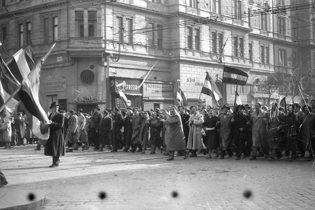 Soviet guns on a street in Budapest, 1956